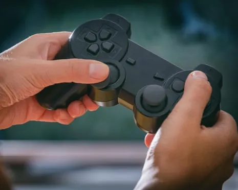 Why Do Some Gamers Reverse Their Controls? Scientists Reveal Answers, And They Are Not What You Think
